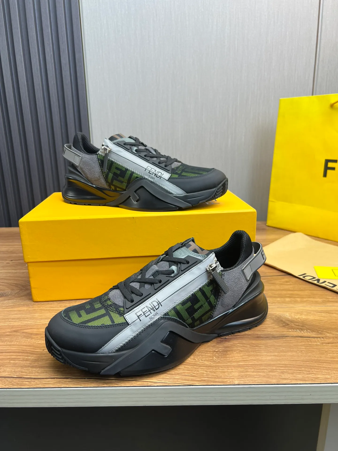 Men's men's shoes💰520💰 Fendi [Fendi] hot style is on the market🔥Fashionable casual men's shoes🔱Made of original brand fly knit fabric. Original cowhide + breathable mesh lining + sheepskin feet. Perfect shape and top quality, you deserve it🔜Original rubber outsole, ultra-light, non-slip and wear-resistant👣 Standard size 38-44